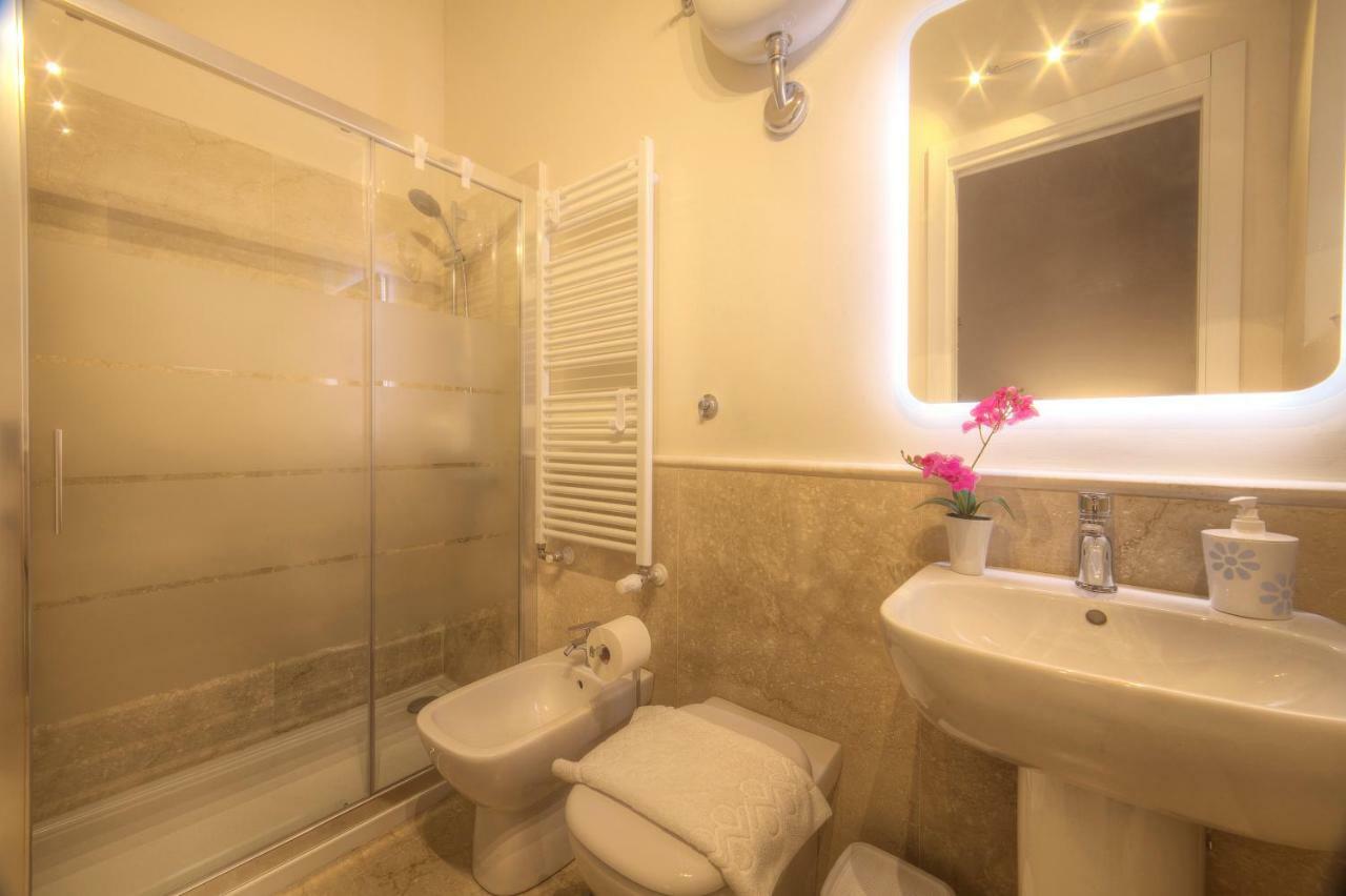 Duomo Luxury Apartment "Palazzo Del Re" Florence Exterior photo